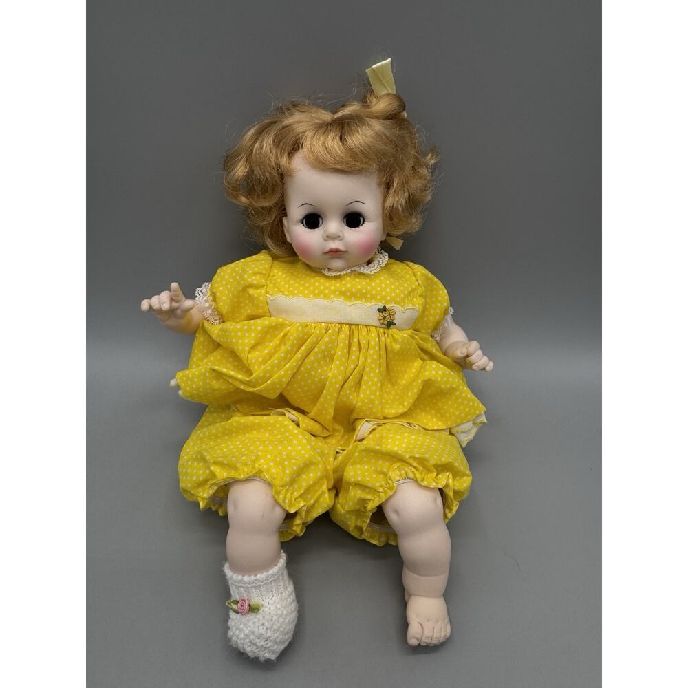 Vintage 1977 Madame Alexander Pussycat Baby Doll Yellow‎ Dress 13” READ DETAILS